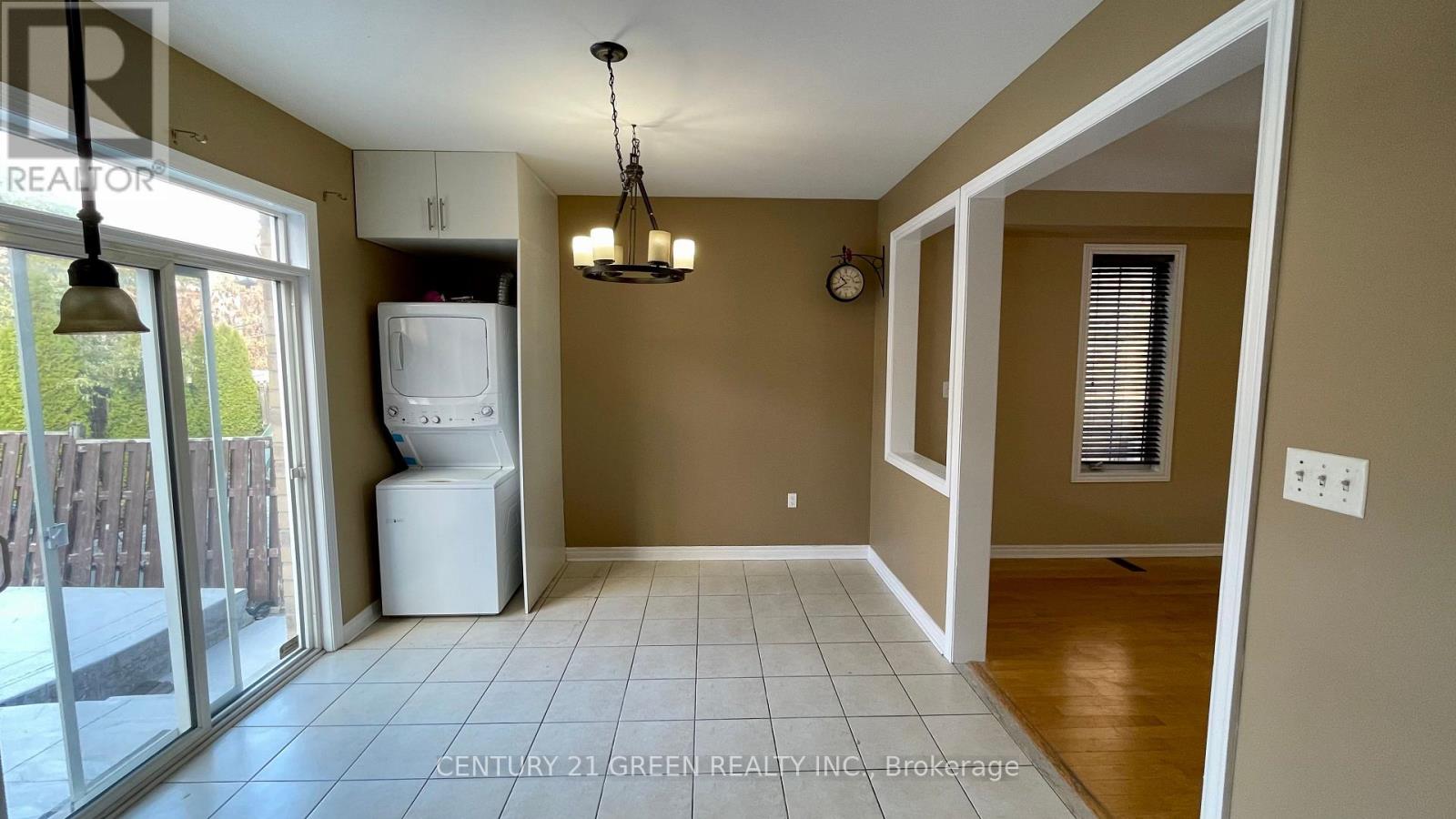 Upper - 6 Vincent Street, Brampton, Ontario  L6R 0H2 - Photo 10 - W12501394