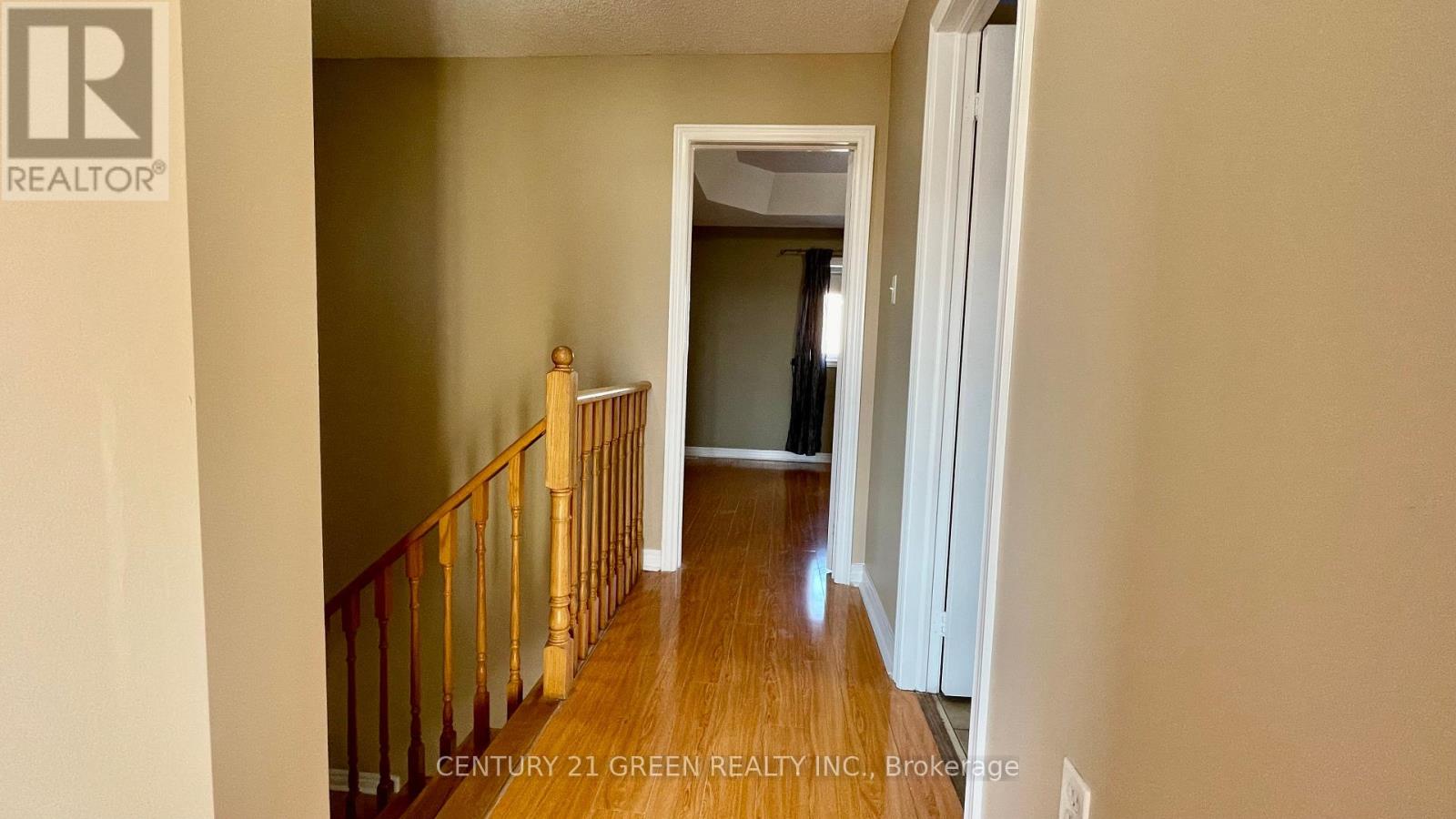 Upper - 6 Vincent Street, Brampton, Ontario  L6R 0H2 - Photo 15 - W12501394