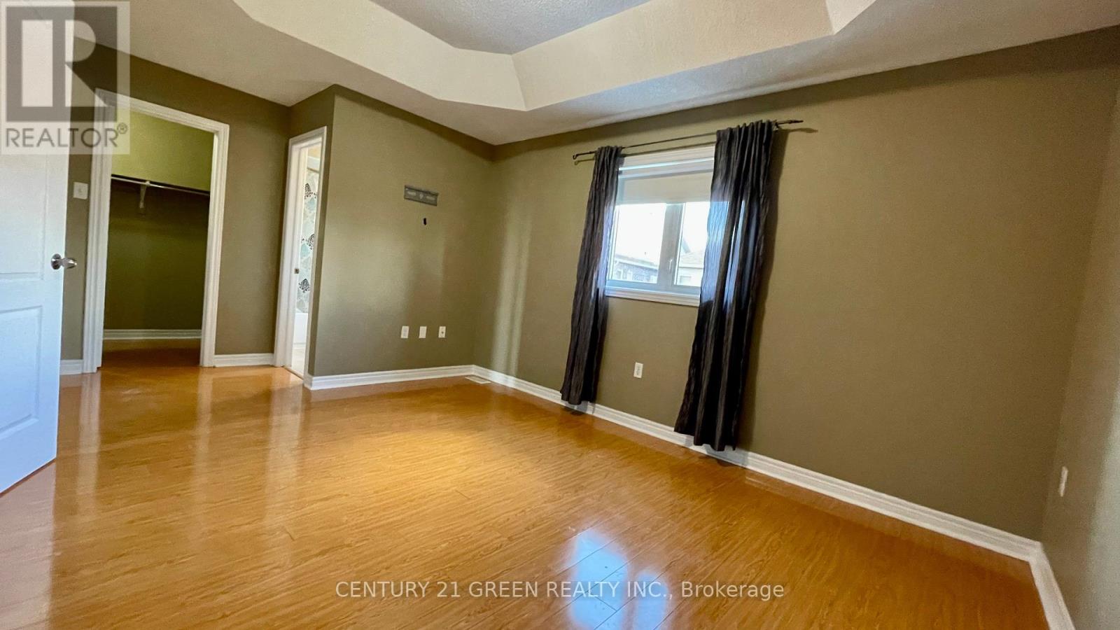 Upper - 6 Vincent Street, Brampton, Ontario  L6R 0H2 - Photo 17 - W12501394