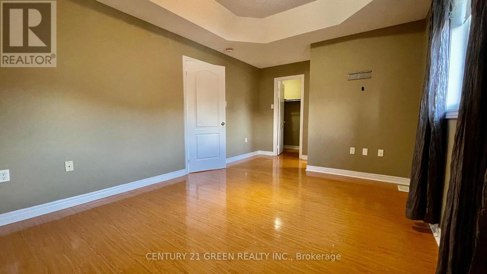 Upper - 6 Vincent Street, Brampton, Ontario  L6R 0H2 - Photo 18 - W12501394