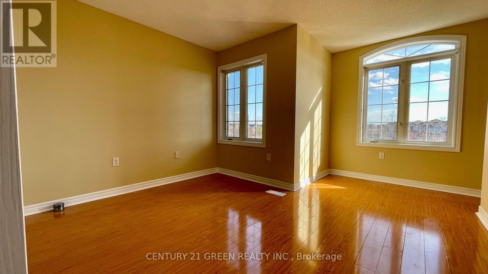 Upper - 6 Vincent Street, Brampton, Ontario  L6R 0H2 - Photo 23 - W12501394