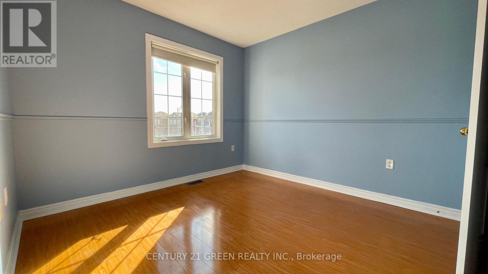 Upper - 6 Vincent Street, Brampton, Ontario  L6R 0H2 - Photo 26 - W12501394