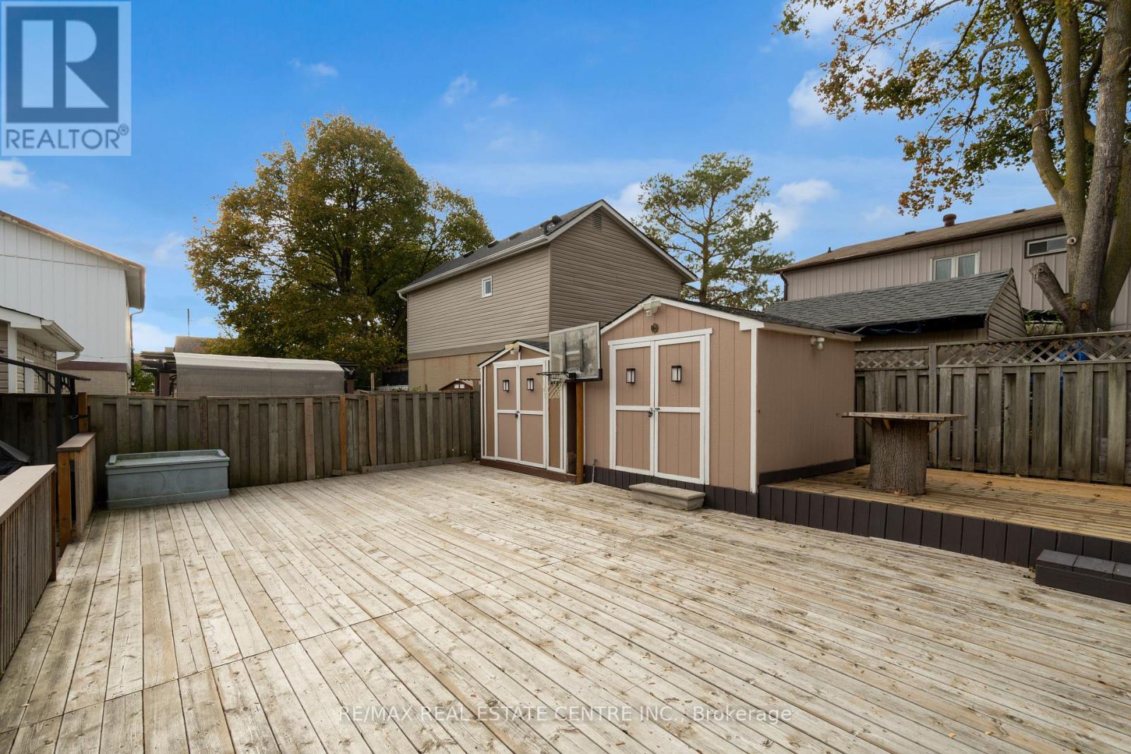 5 Hawkins Court, Brampton (Central Park), Ontario  L6S 2N7 - Photo 32 - W12501414