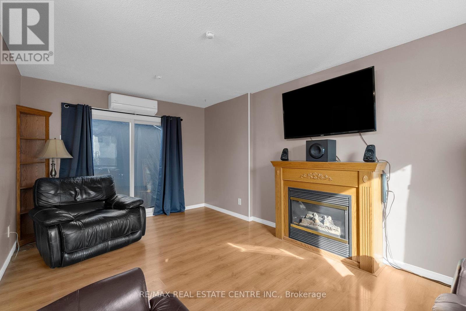 5 Hawkins Court, Brampton (Central Park), Ontario  L6S 2N7 - Photo 4 - W12501414