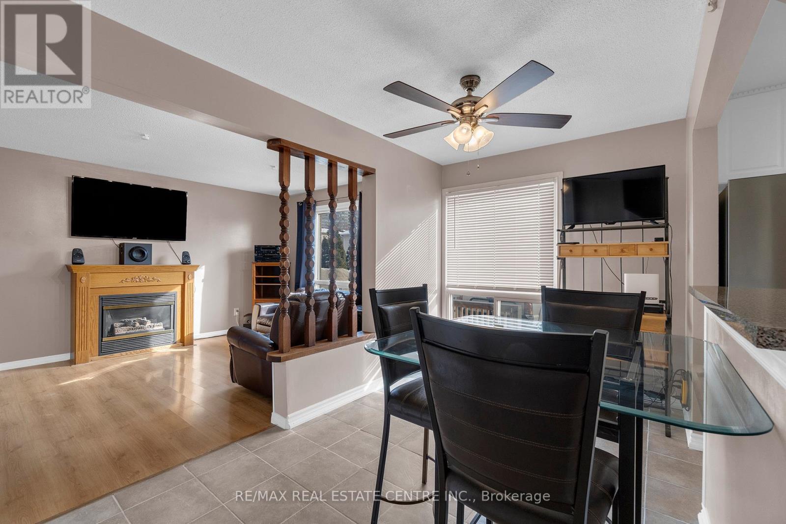 5 Hawkins Court, Brampton (Central Park), Ontario  L6S 2N7 - Photo 6 - W12501414