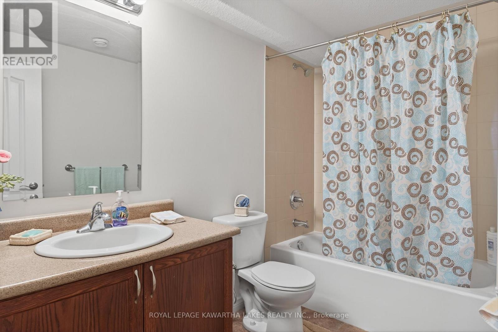 26 Chadwin Drive, Kawartha Lakes (Lindsay), Ontario  K9V 0E9 - Photo 22 - X12501528