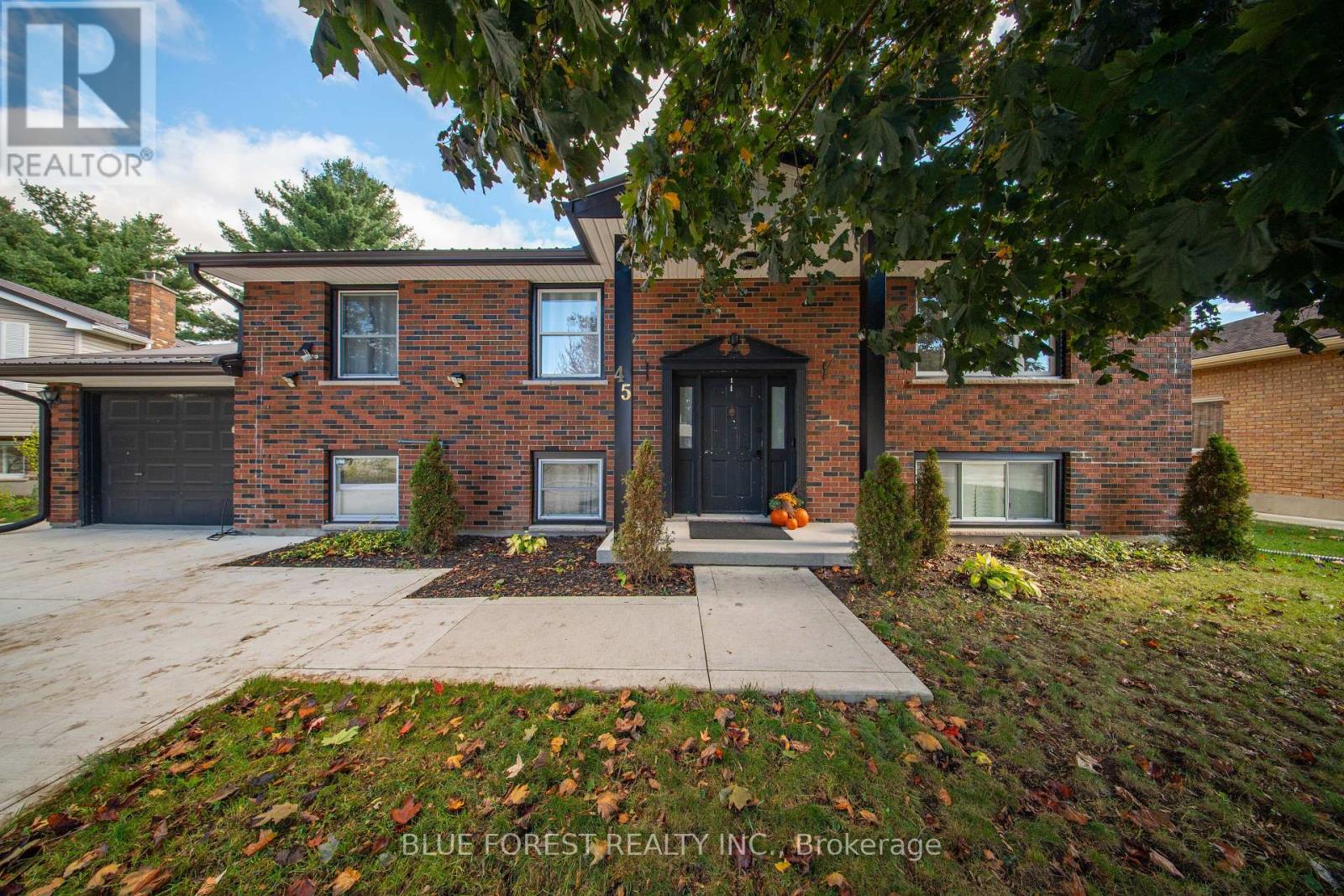 45 Anne Street, Aylmer, Ontario  N5H 3A1 - Photo 2 - X12501490