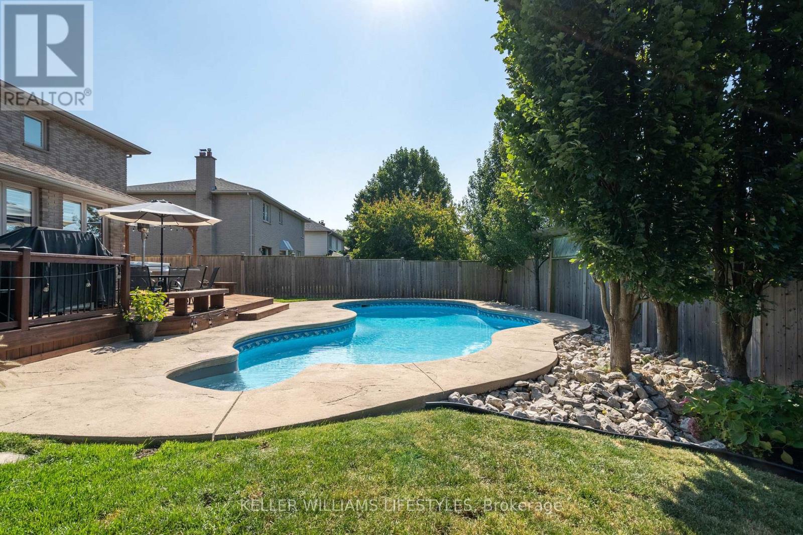 47 Hummingbird Crescent, London South, Ontario  N6J 4M3 - Photo 40 - X12501500