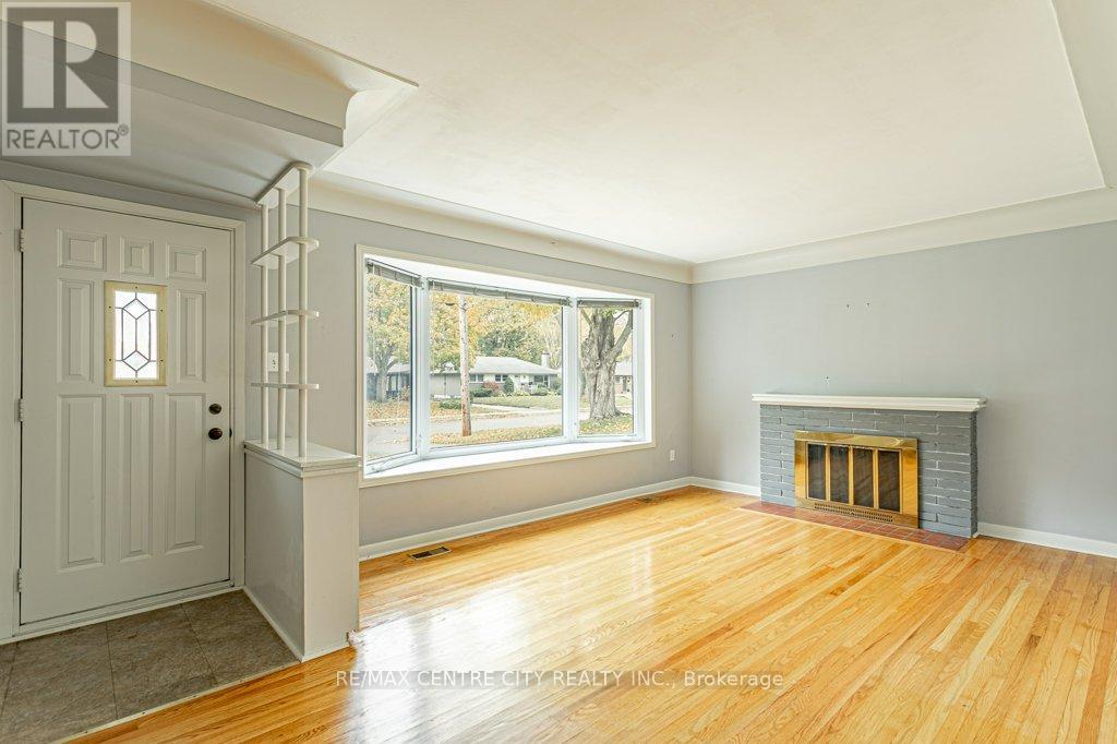 377 Griffith Street, London South (South B), Ontario  N6K 2S1 - Photo 6 - X12501508