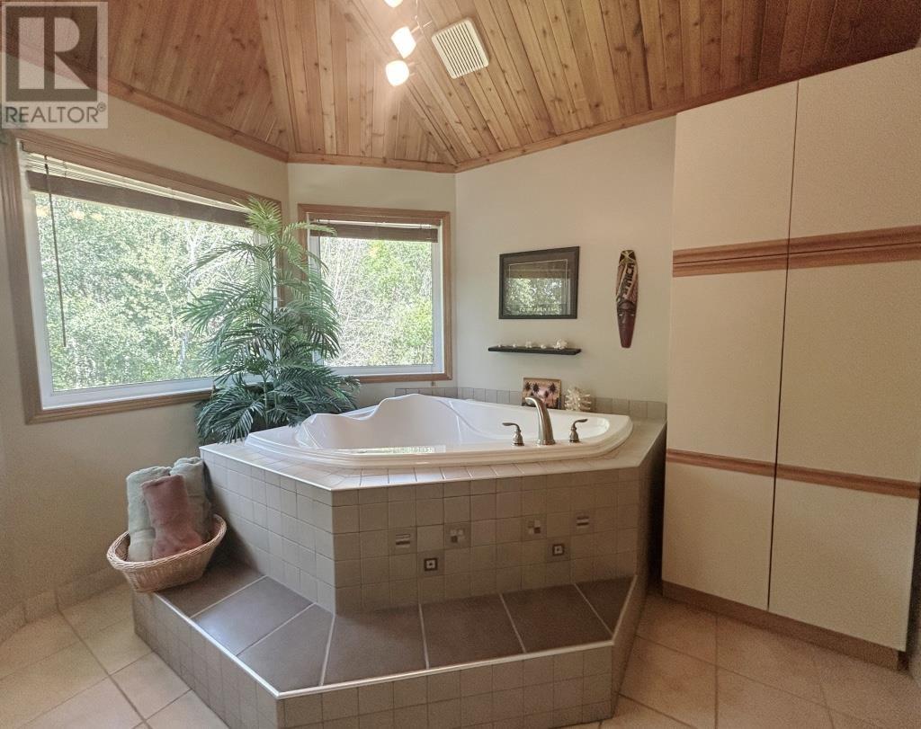 1712 Lyndy Pl N, Fort Frances, Ontario P9A 3V4 - Photo 25 - TB251923