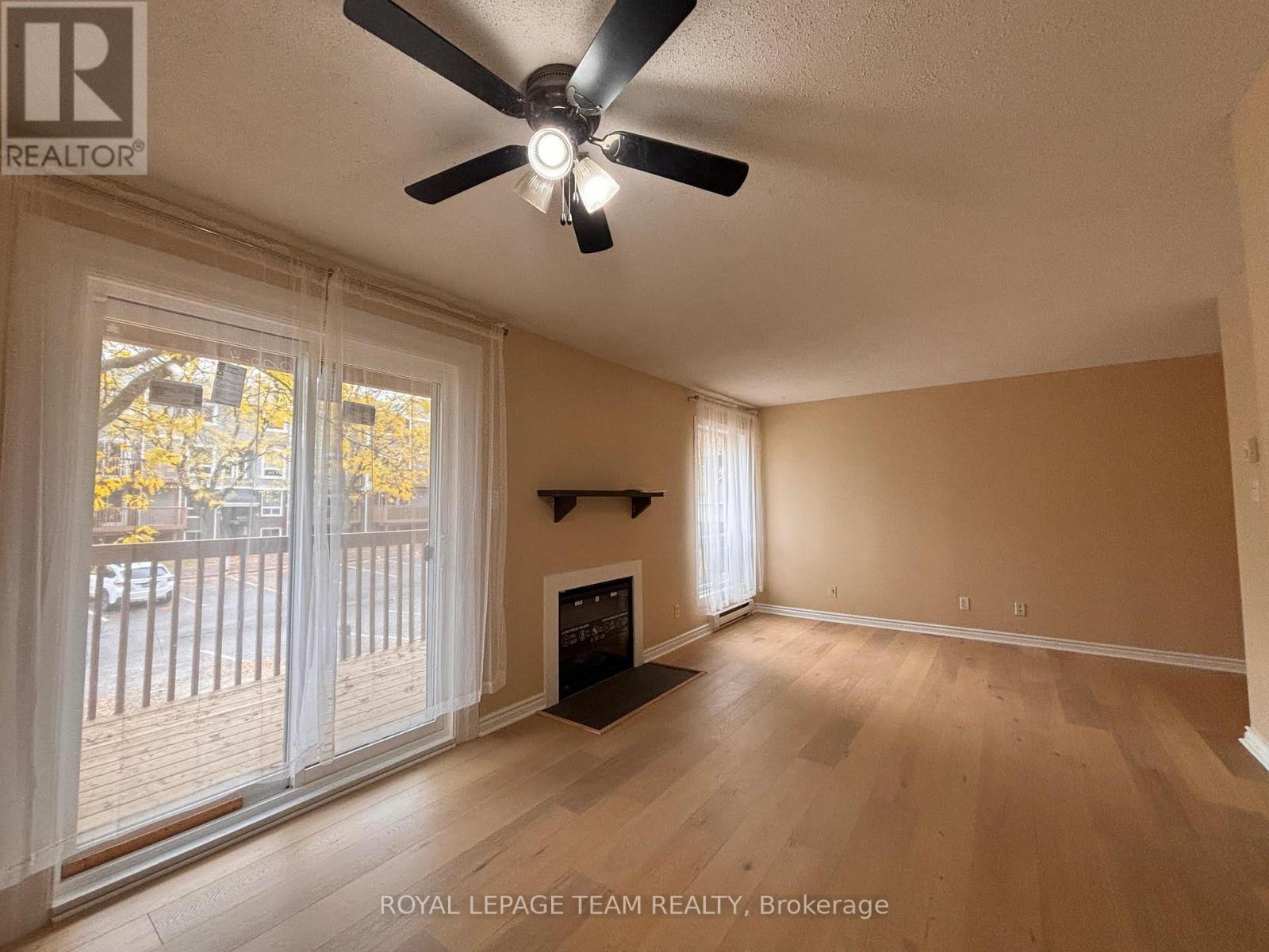 4 - 200 Fenerty Court, Ottawa, Ontario  K2L 3A7 - Photo 4 - X12501494