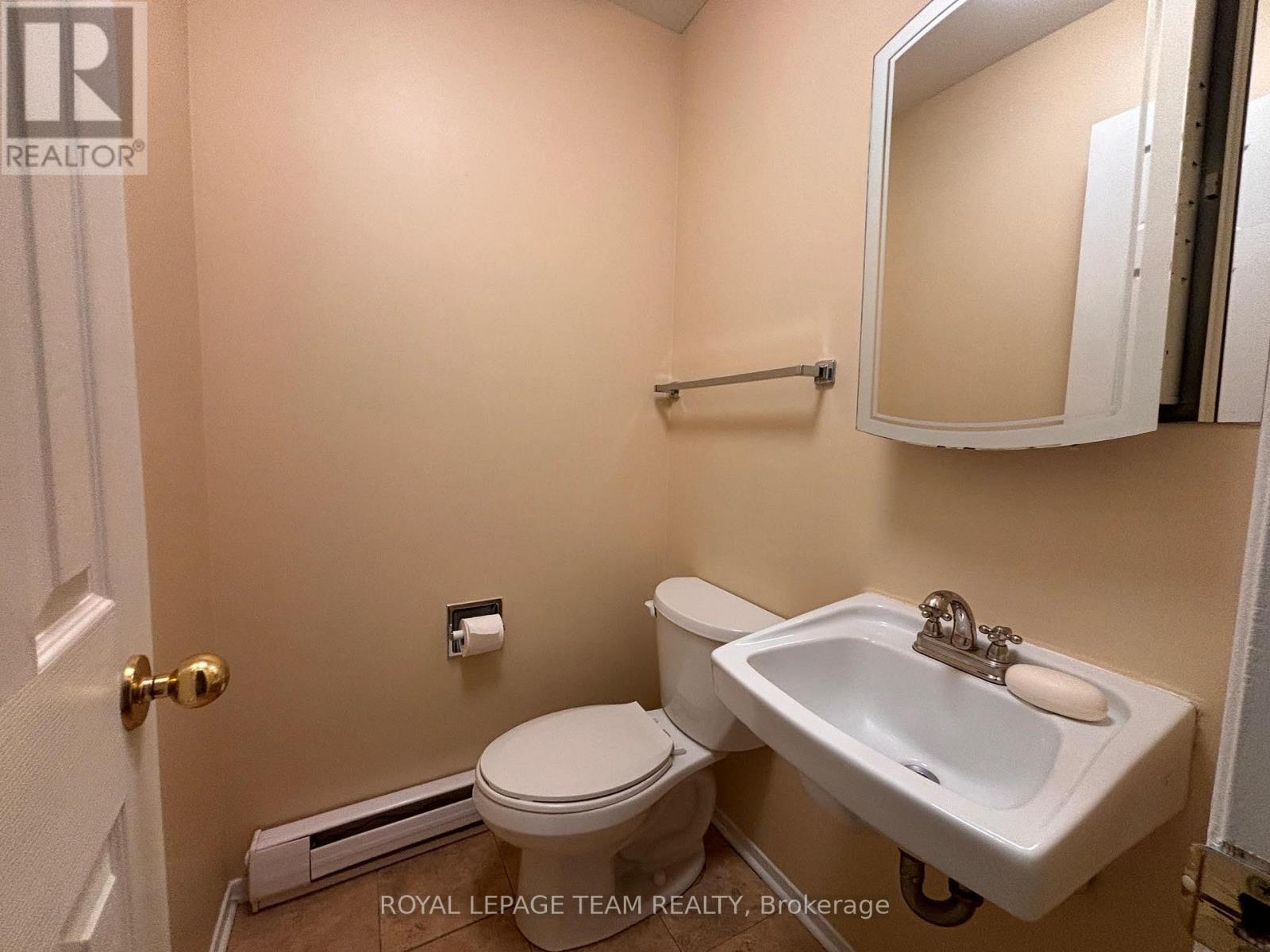 4 - 200 Fenerty Court, Ottawa, Ontario  K2L 3A7 - Photo 6 - X12501494