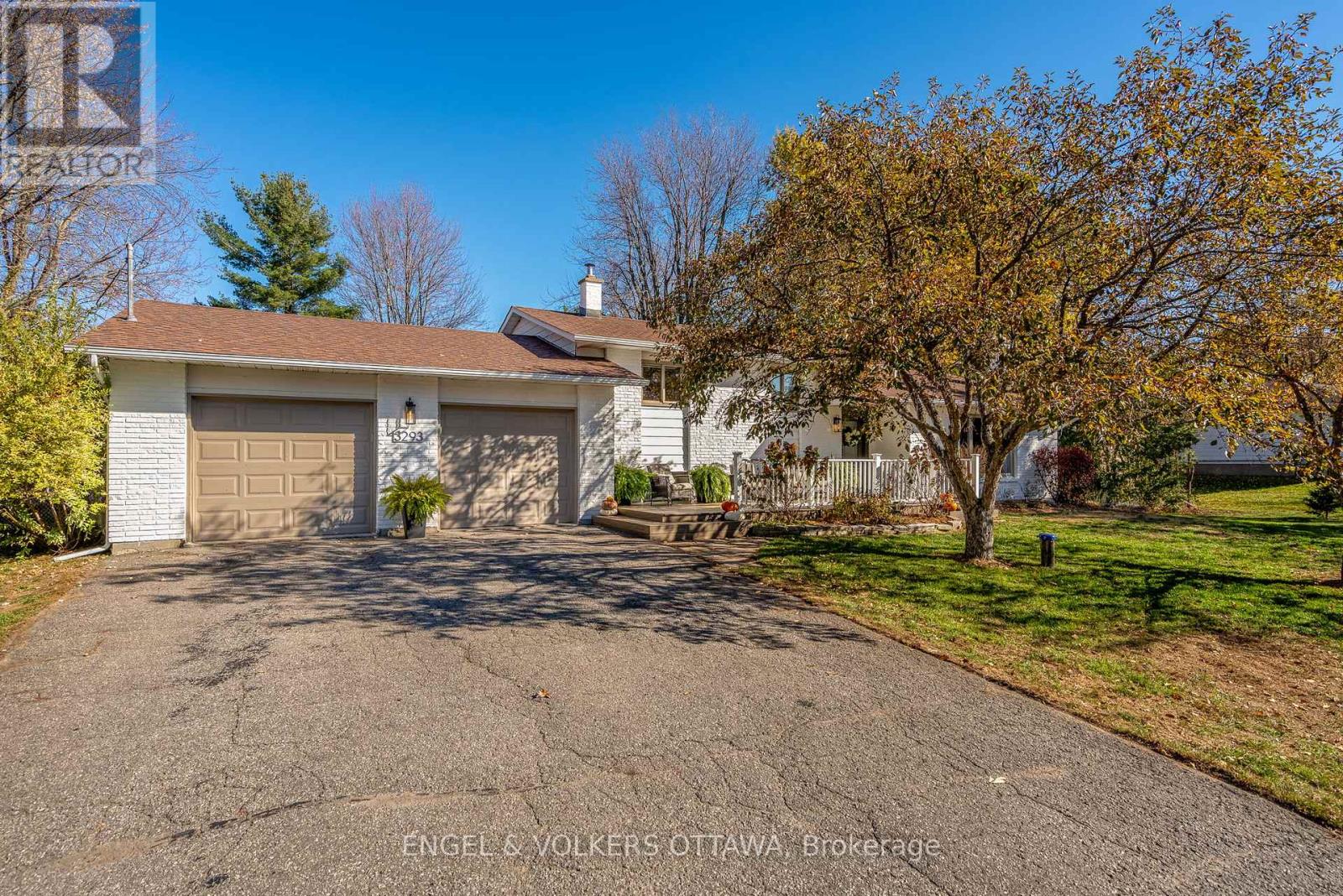 3293 Warner Way, Ottawa, Ontario  K0A 2W0 - Photo 2 - X12501496