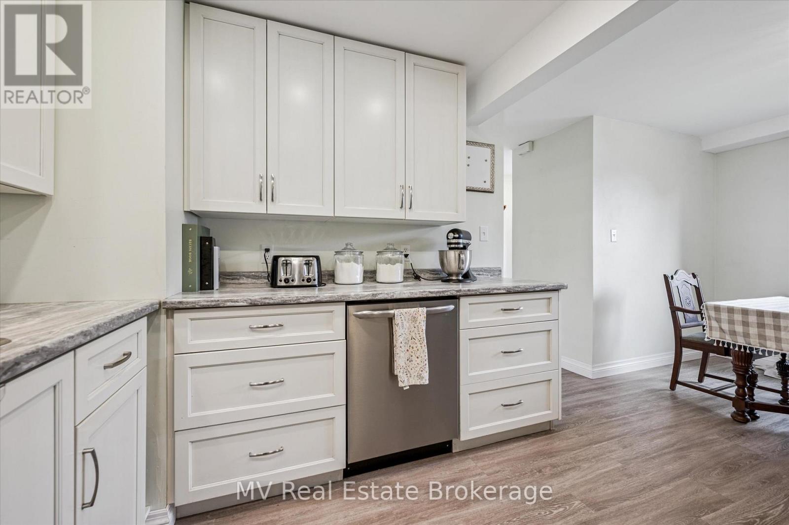 94 - 700 Paisley Road, Guelph, Ontario  N1K 1A3 - Photo 11 - X12501522