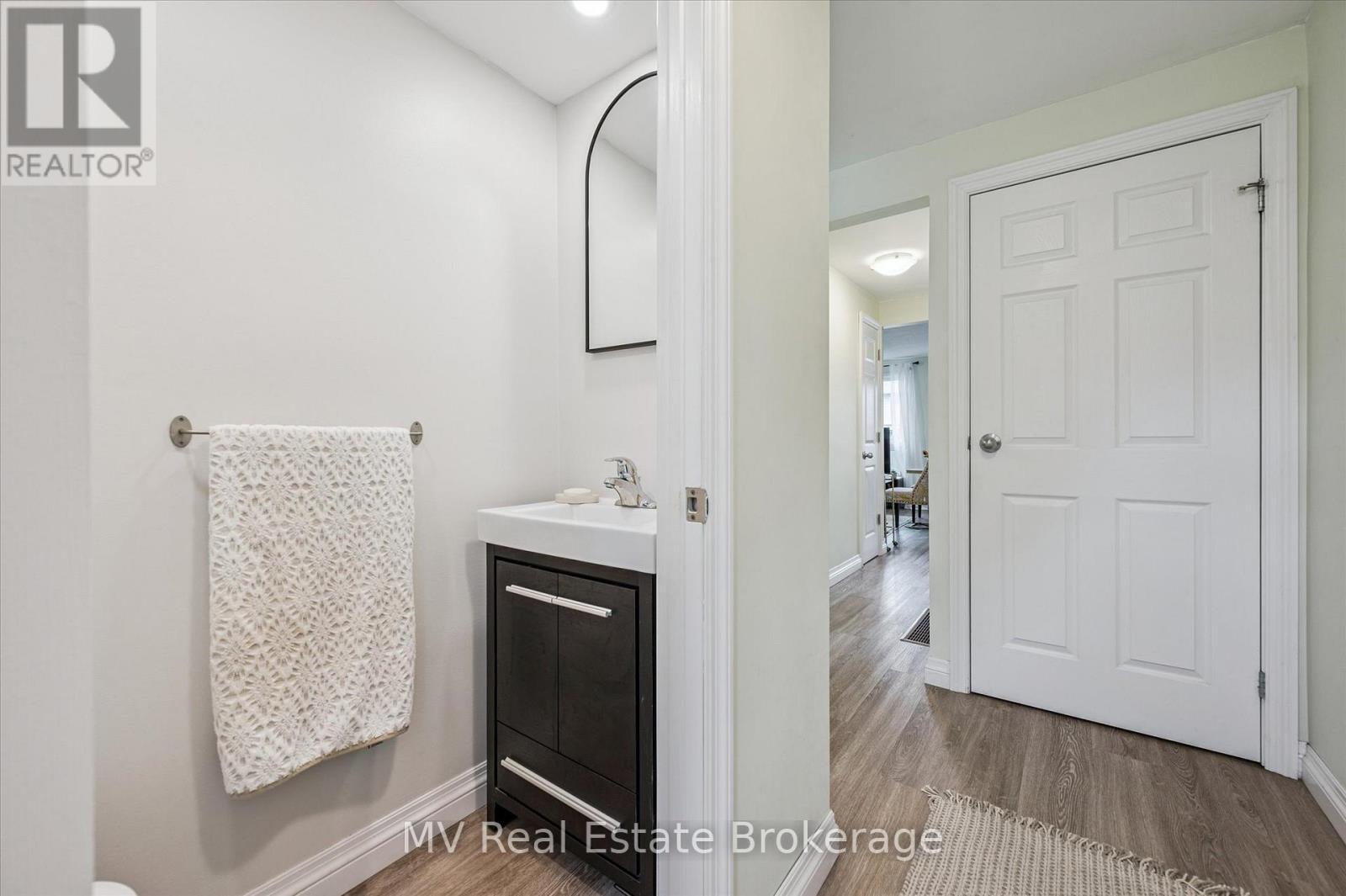 94 - 700 Paisley Road, Guelph, Ontario  N1K 1A3 - Photo 4 - X12501522