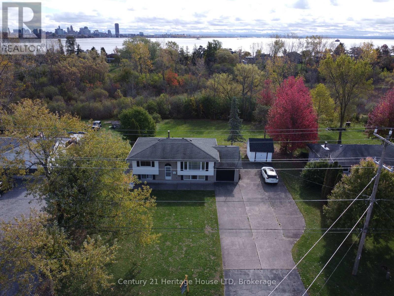 310 Albany Street, Fort Erie, Ontario  L2A 1L9 - Photo 13 - X12336391