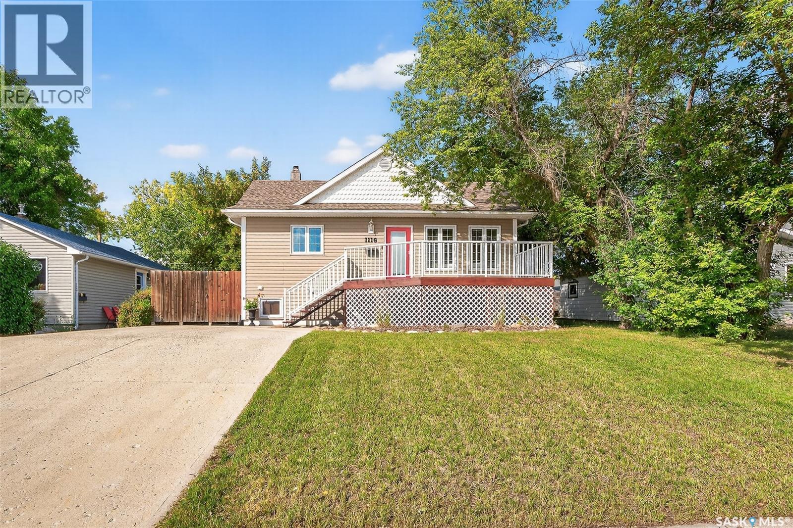 1116 Hochelaga Street W, Moose Jaw, Saskatchewan  S6H 2J2 - Photo 2 - SK022223