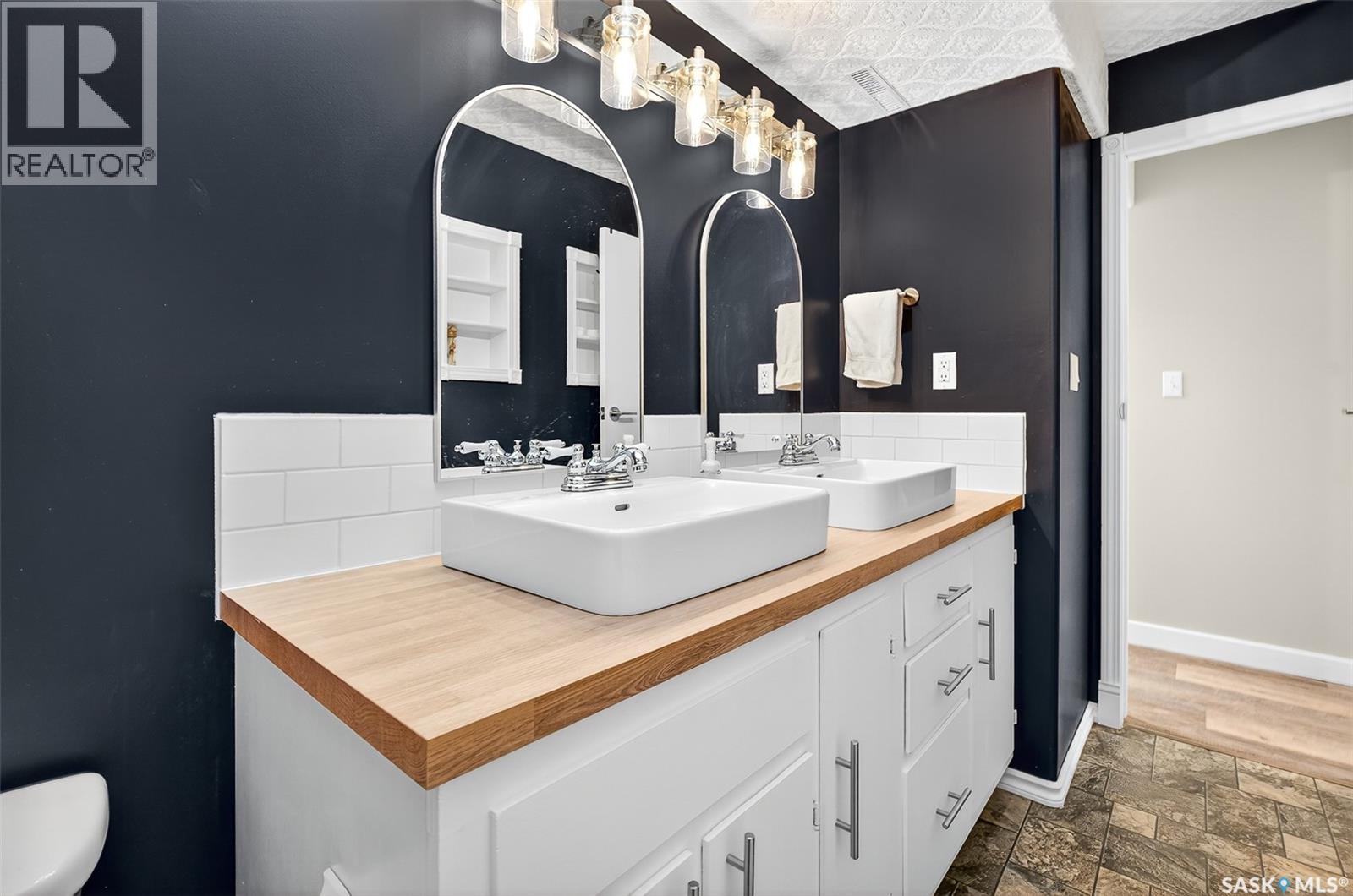 1116 Hochelaga Street W, Moose Jaw, Saskatchewan  S6H 2J2 - Photo 36 - SK022223