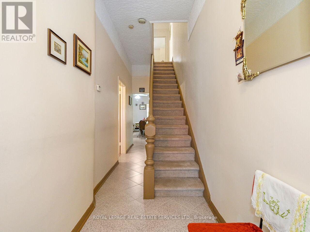 94 Montrose Avenue, Toronto, Ontario  M6J 2T7 - Photo 14 - C12501516