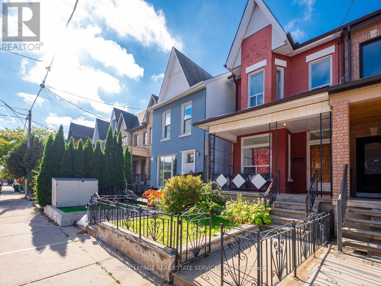 94 Montrose Avenue, Toronto, Ontario  M6J 2T7 - Photo 2 - C12501516