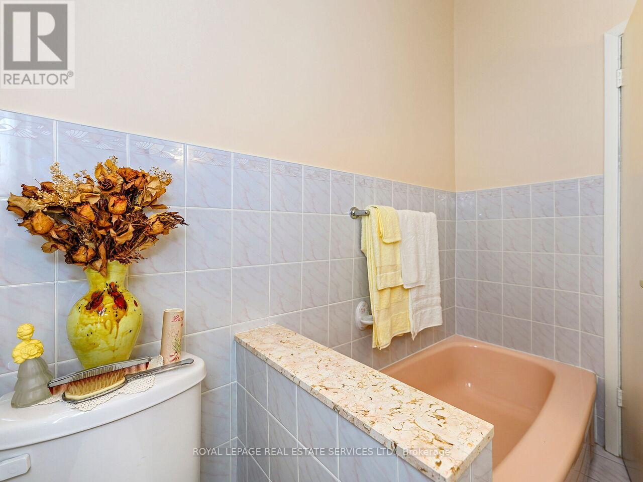 94 Montrose Avenue, Toronto, Ontario  M6J 2T7 - Photo 20 - C12501516