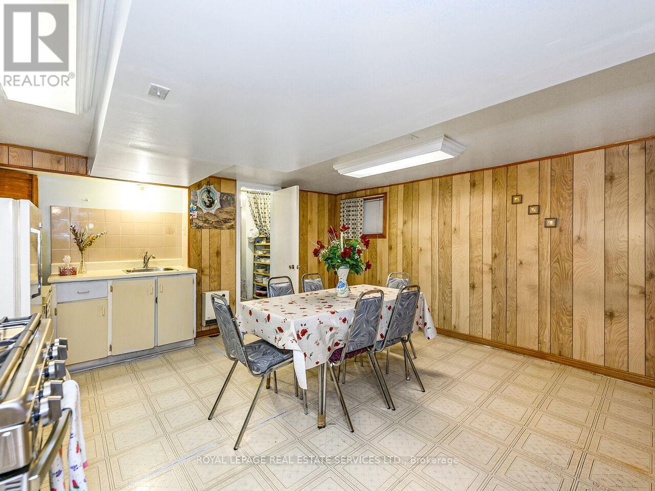 94 Montrose Avenue, Toronto, Ontario  M6J 2T7 - Photo 26 - C12501516