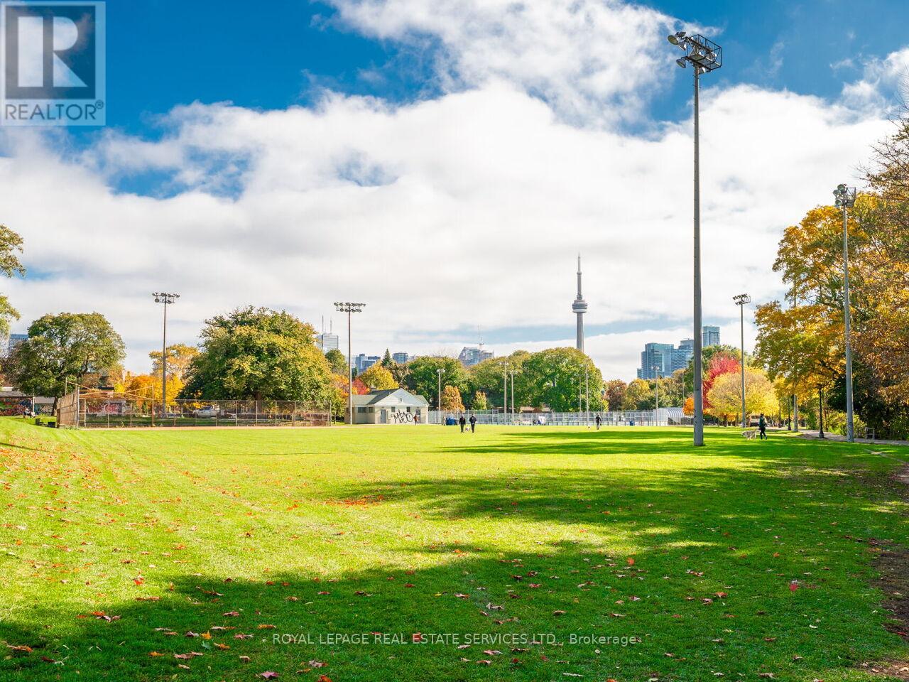 94 Montrose Avenue, Toronto, Ontario  M6J 2T7 - Photo 39 - C12501516