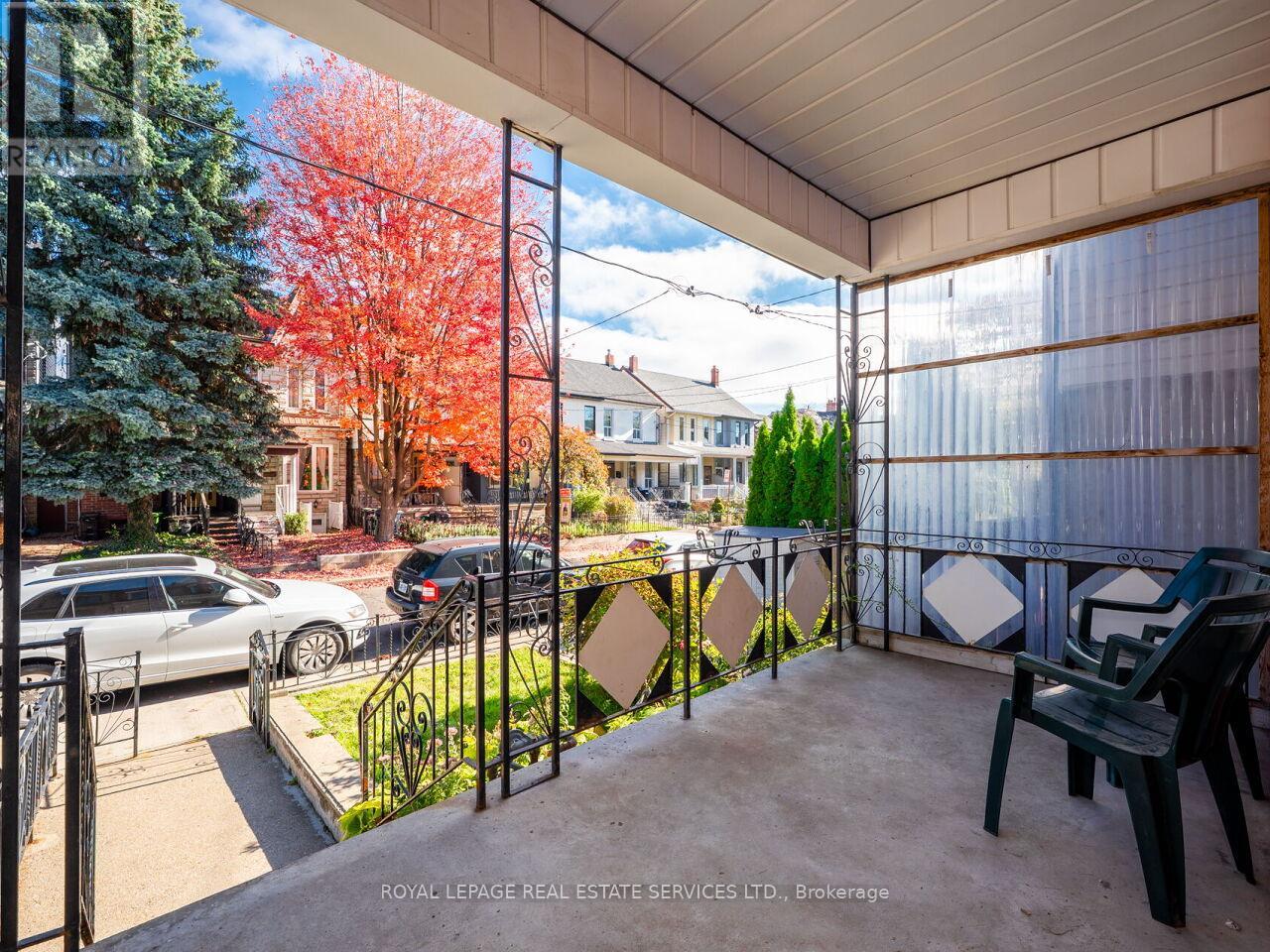 94 Montrose Avenue, Toronto, Ontario  M6J 2T7 - Photo 4 - C12501516