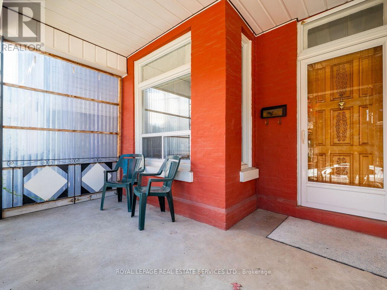 94 Montrose Avenue, Toronto, Ontario  M6J 2T7 - Photo 5 - C12501516