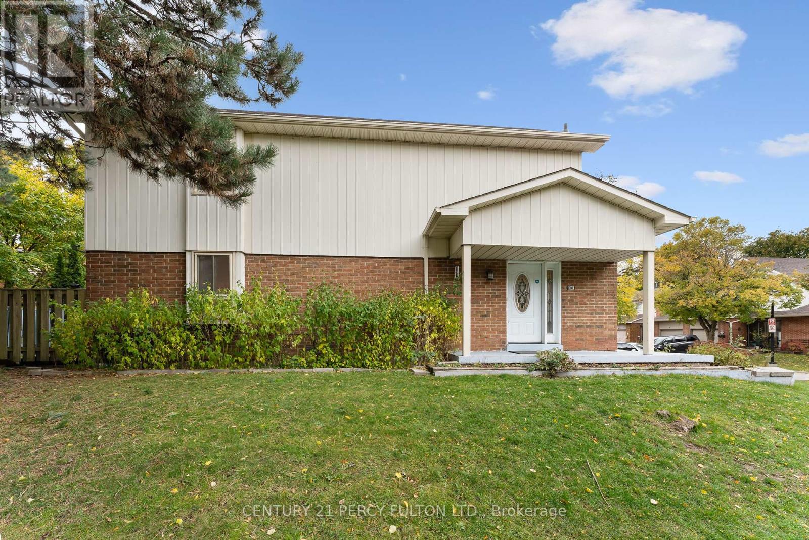 1 - 34 Dundalk Drive, Toronto, Ontario  M1P 4W3 - Photo 5 - E12501532