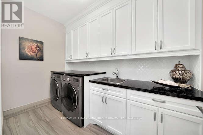 82 Elizabeth Grove, King, Ontario  L7B 1H6 - Photo 33 - N12501476