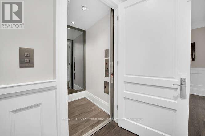 82 Elizabeth Grove, King, Ontario  L7B 1H6 - Photo 34 - N12501476