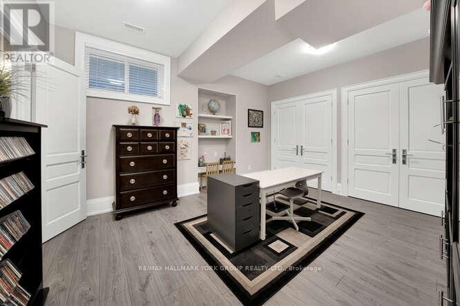 82 Elizabeth Grove, King, Ontario  L7B 1H6 - Photo 40 - N12501476