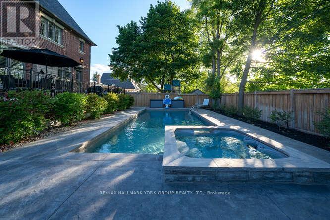 82 Elizabeth Grove, King, Ontario  L7B 1H6 - Photo 48 - N12501476