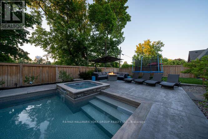 82 Elizabeth Grove, King, Ontario  L7B 1H6 - Photo 50 - N12501476