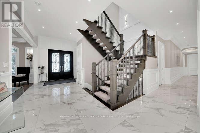 82 Elizabeth Grove, King, Ontario  L7B 1H6 - Photo 6 - N12501476