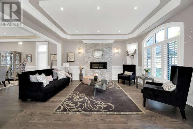 82 Elizabeth Grove, King, Ontario  L7B 1H6 - Photo 7 - N12501476