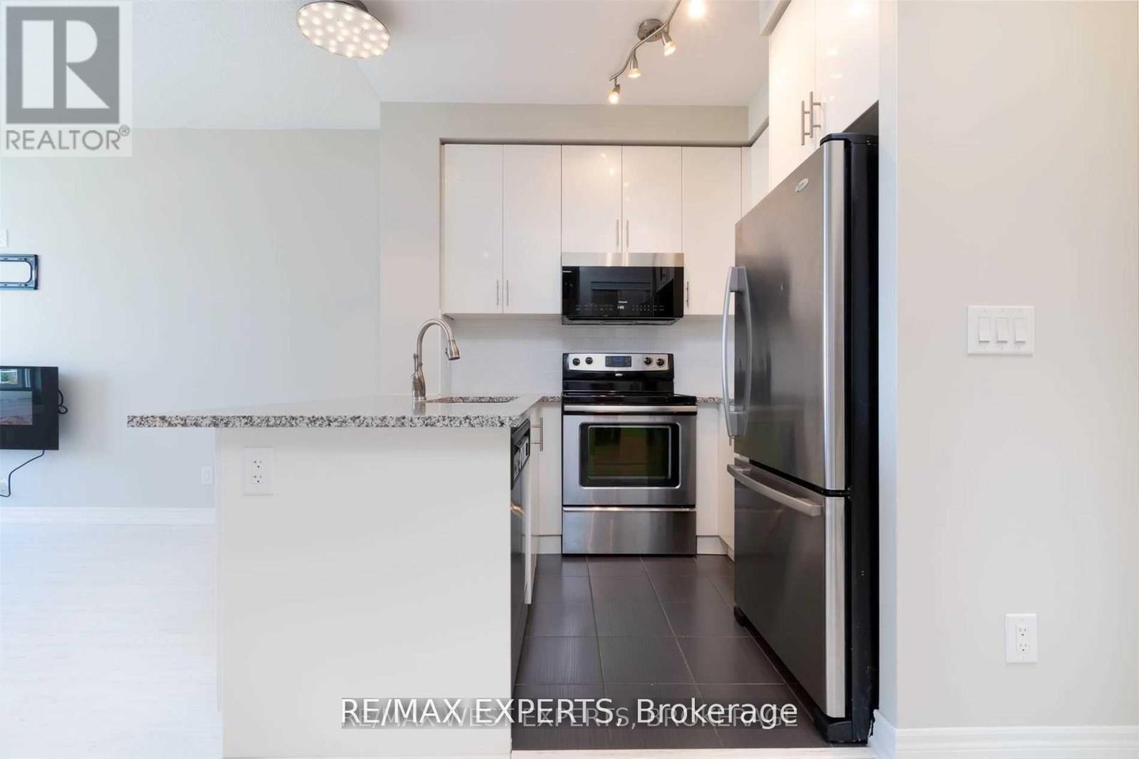 1514 - 9245 Jane Street N, Vaughan, Ontario  L6A 1H7 - Photo 4 - N12501502