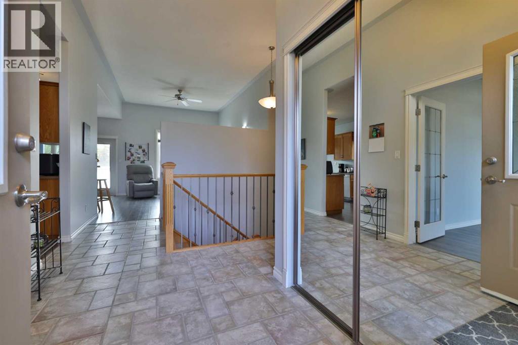 6611 33 Avenue, Camrose, Alberta  T4V 4W9 - Photo 3 - A2262390