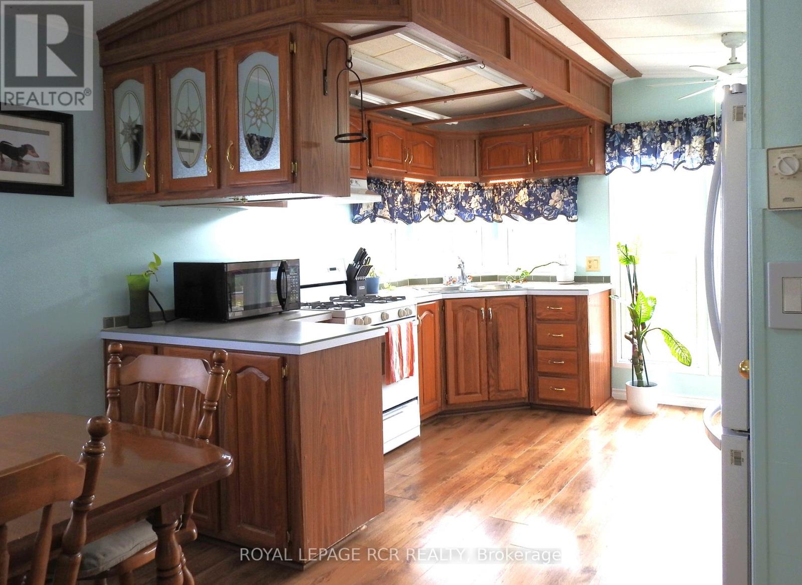 55 Topaz Street, Wasaga Beach, Ontario  L9Z 1X7 - Photo 10 - S12501512