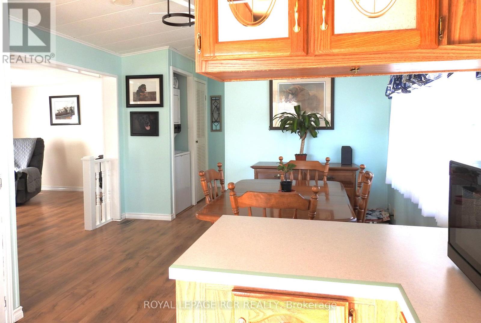 55 Topaz Street, Wasaga Beach, Ontario  L9Z 1X7 - Photo 15 - S12501512