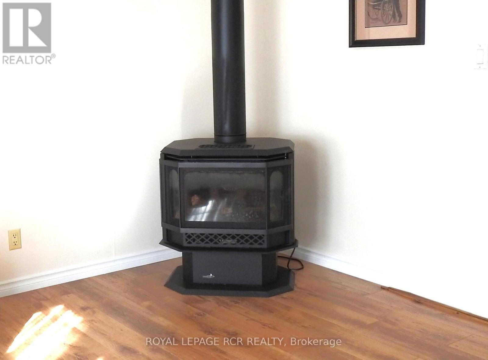 55 Topaz Street, Wasaga Beach, Ontario  L9Z 1X7 - Photo 6 - S12501512