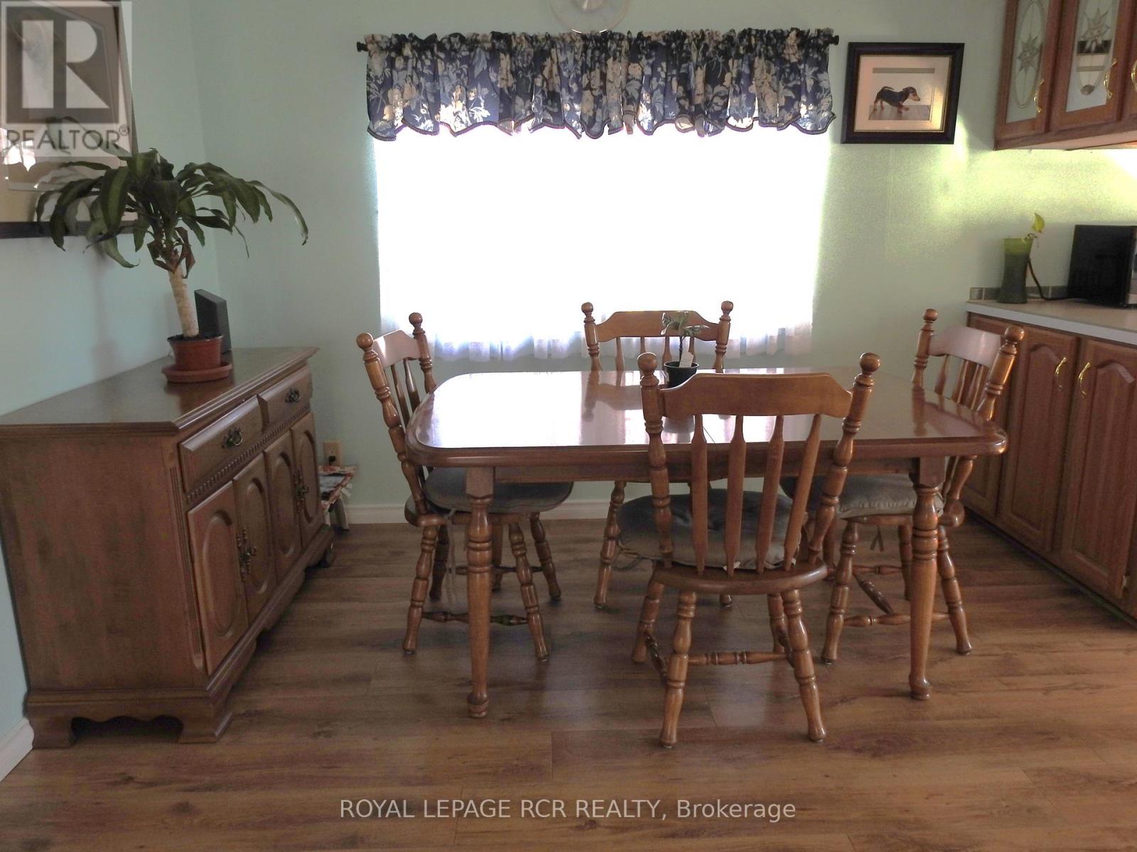 55 Topaz Street, Wasaga Beach, Ontario  L9Z 1X7 - Photo 8 - S12501512