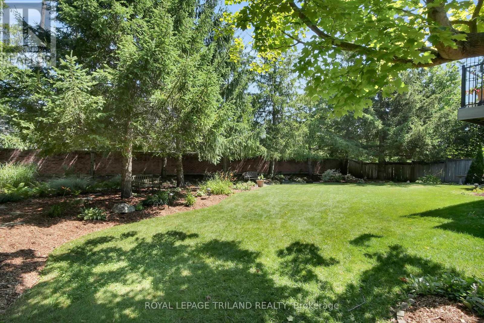 26 Butternut Lane, London South, Ontario  N6K 4J4 - Photo 37 - X12501564