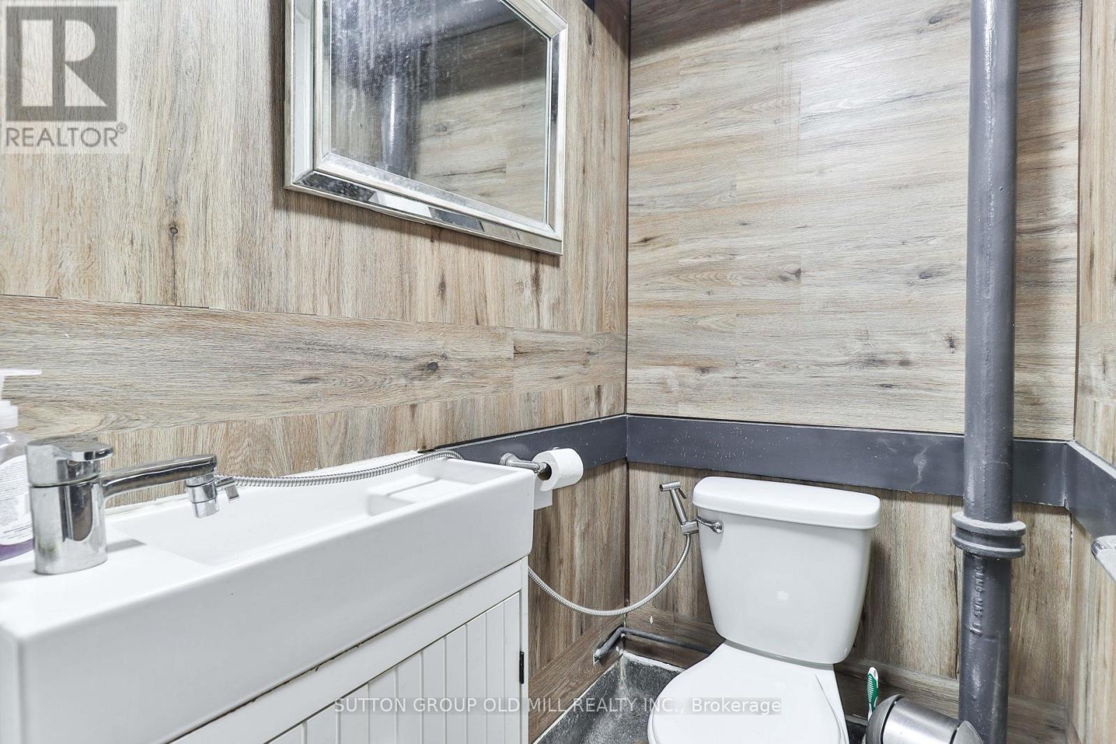 2882 Lake Shore Boulevard W, Toronto (New Toronto), Ontario  M8Y 1K4 - Photo 21 - W12501478