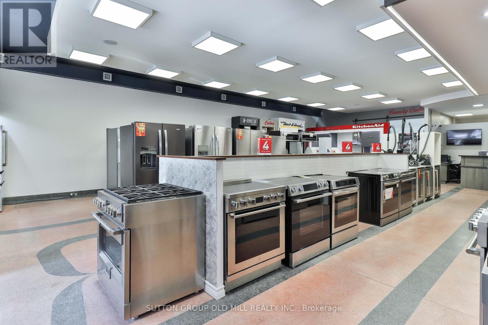 2882 Lake Shore Boulevard W, Toronto (New Toronto), Ontario  M8Y 1K4 - Photo 23 - W12501478