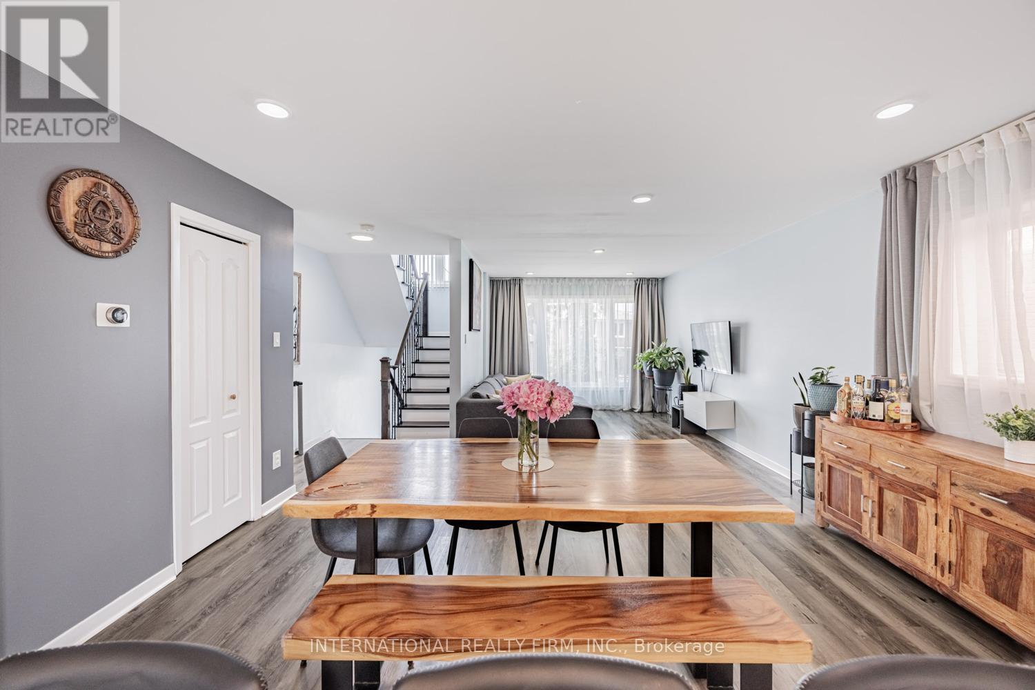 49 Lapp Street, Toronto (Rockcliffe-Smythe), Ontario  M6N 3W5 - Photo 15 - W12501520