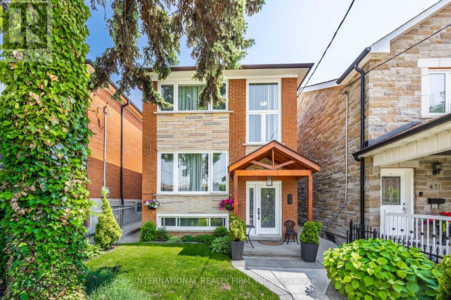 49 Lapp Street, Toronto (Rockcliffe-Smythe), Ontario  M6N 3W5 - Photo 2 - W12501520