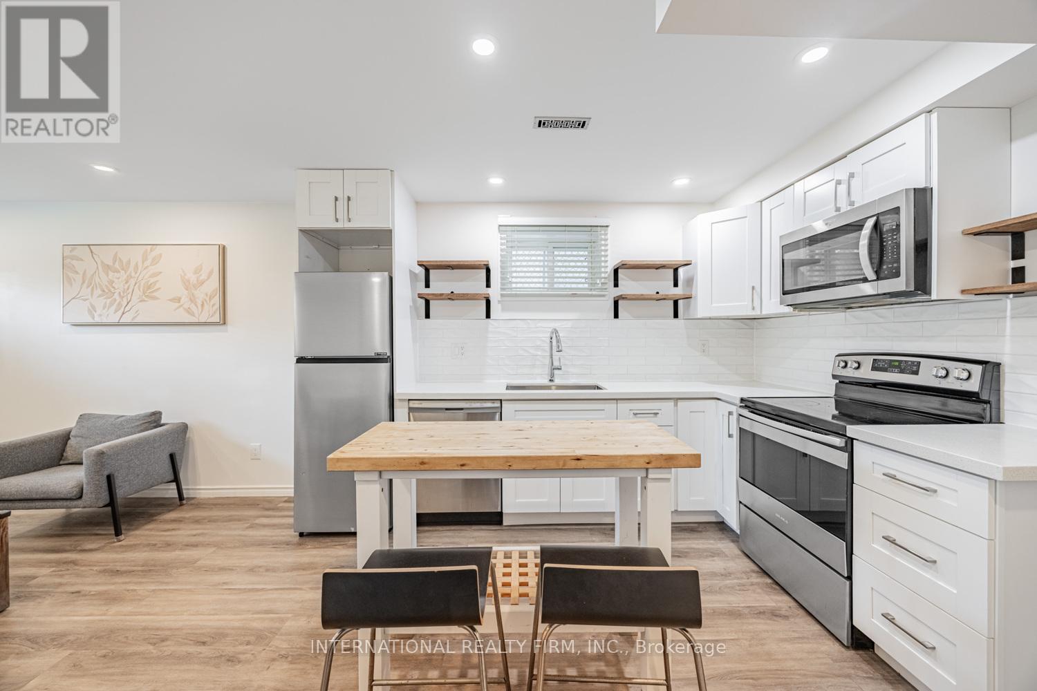 49 Lapp Street, Toronto (Rockcliffe-Smythe), Ontario  M6N 3W5 - Photo 25 - W12501520