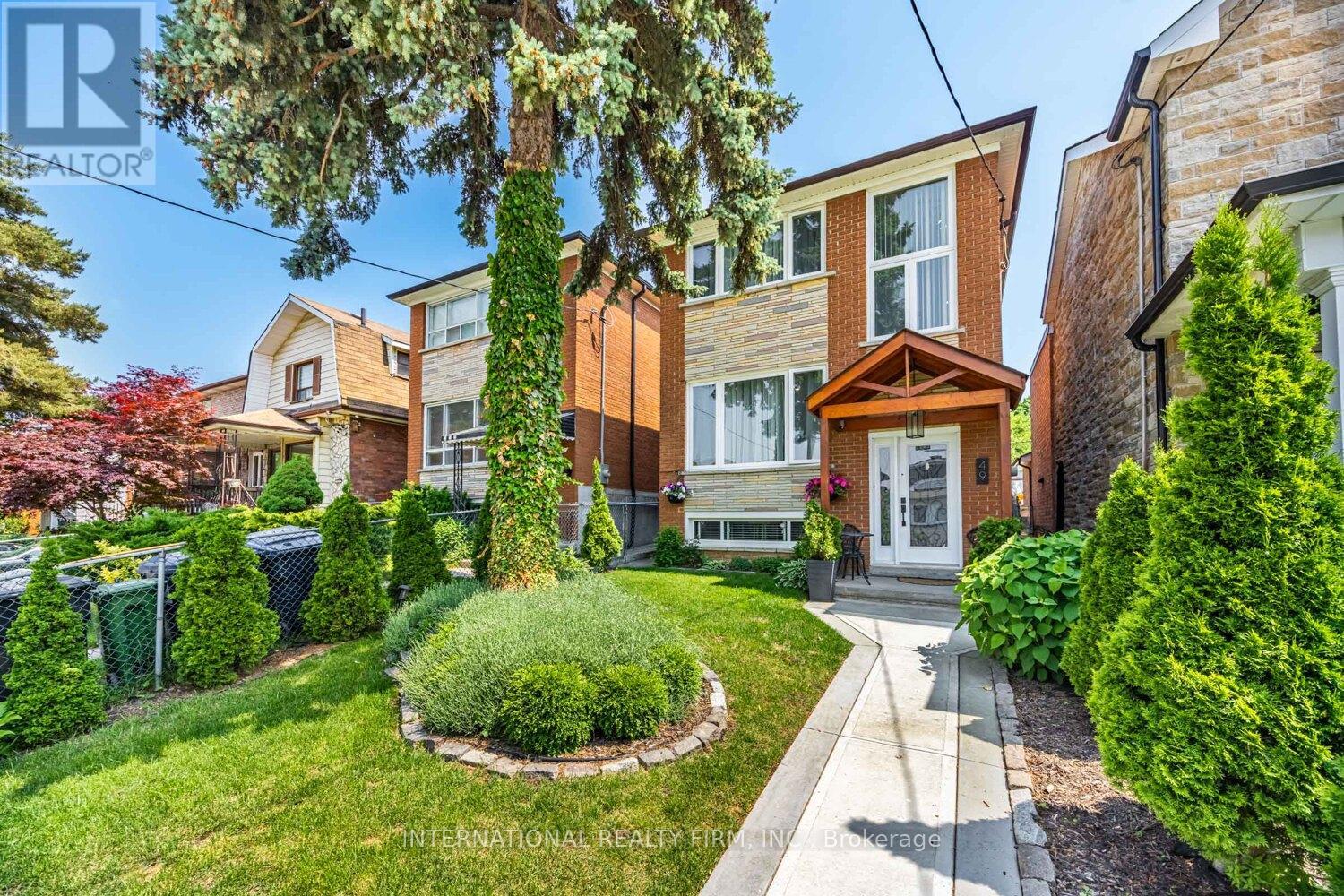 49 Lapp Street, Toronto (Rockcliffe-Smythe), Ontario  M6N 3W5 - Photo 3 - W12501520